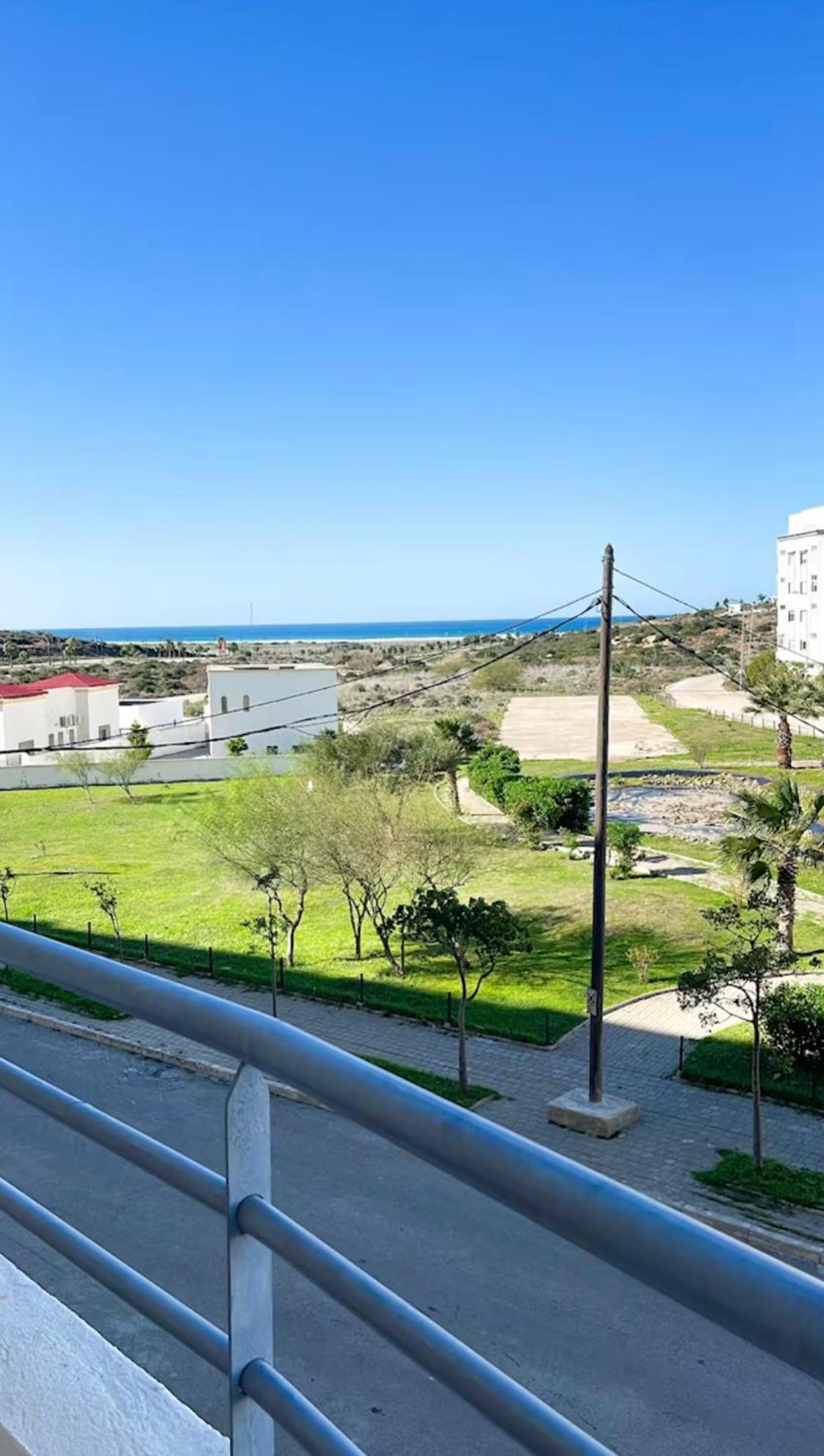 Elegant Appartement Avec Un Acces Piscine Jardin Parking Sous-Sol Et Wifi Haut Debit Fibre Optique 丹吉尔 外观 照片